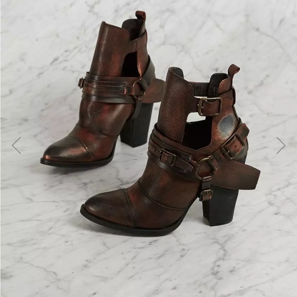 MN boots size 7 from Buckle Brown Free Bird style MSRP $295 EUC - Picture 8 of 9